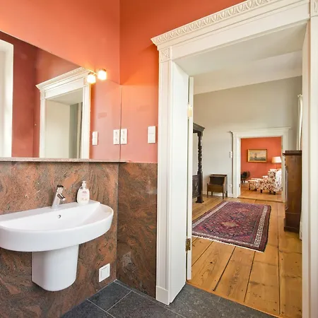 Schloss * Retzow (Mecklenburg-Vorpommern)