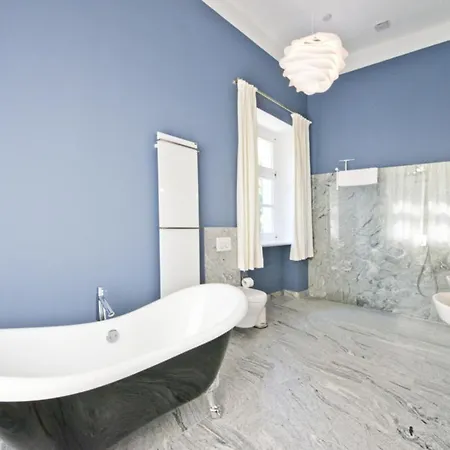 Schloss * Retzow (Mecklenburg-Vorpommern)